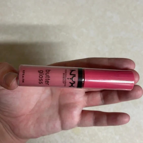 Nyx Vanilla Cream Pie Butter Gloss - Picture 3 of 6